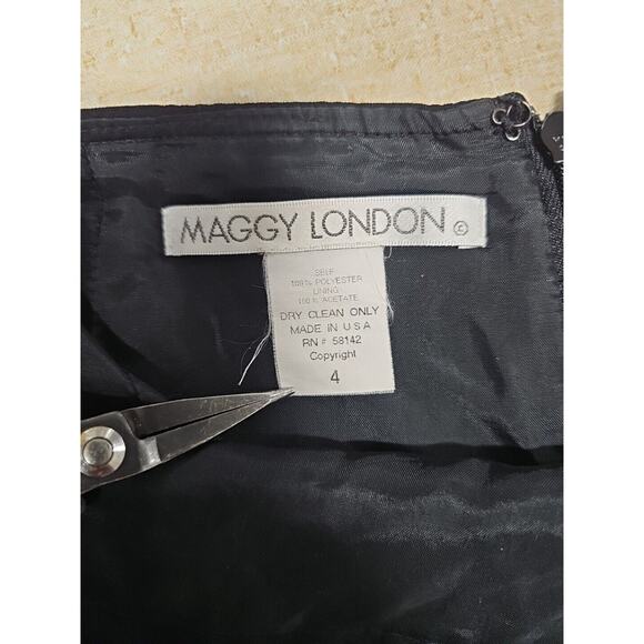 Maggy London Size 4 Black Skirt Ruffle Hem Y2K Career Knee Length Modest office - Picture 3 of 5